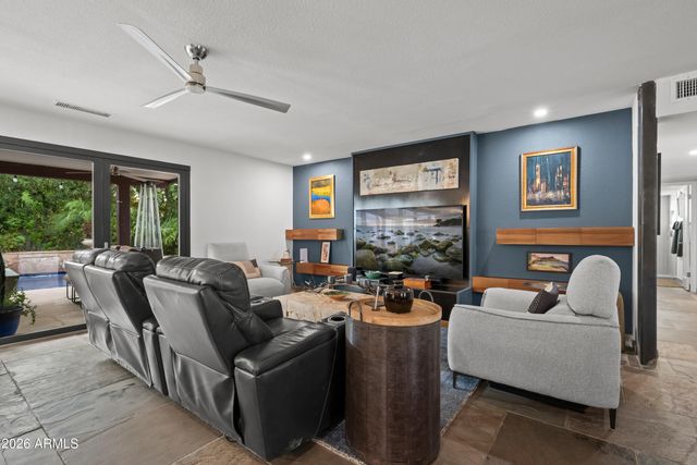 3501 E CANNON Drive, Phoenix, AZ 85028