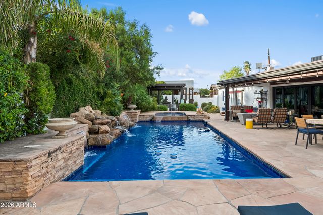 3501 E CANNON Drive, Phoenix, AZ 85028