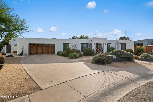 3501 E CANNON Drive, Phoenix, AZ 85028