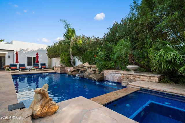 3501 E CANNON Drive, Phoenix, AZ 85028