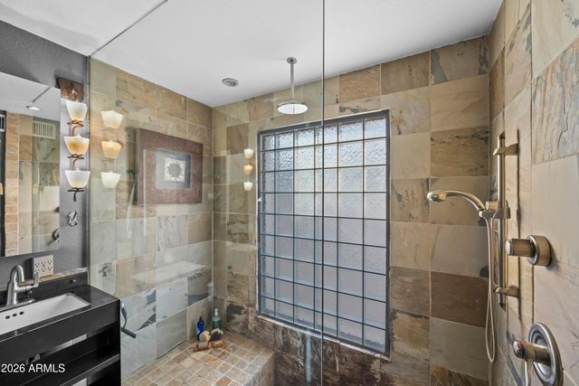 3501 E CANNON Drive, Phoenix, AZ 85028