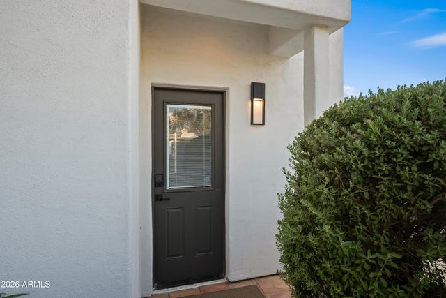 3501 E CANNON Drive, Phoenix, AZ 85028