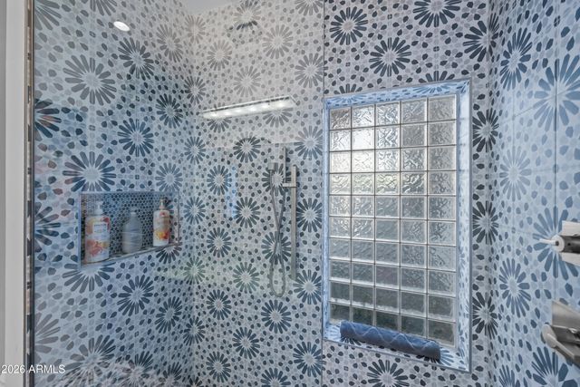 3501 E CANNON Drive, Phoenix, AZ 85028