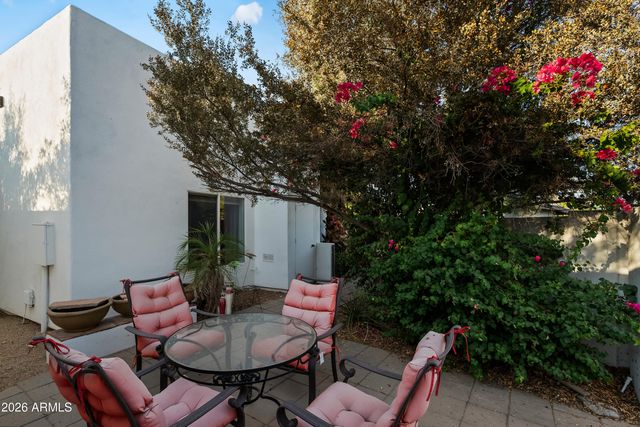 3501 E CANNON Drive, Phoenix, AZ 85028