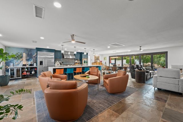 3501 E CANNON Drive, Phoenix, AZ 85028