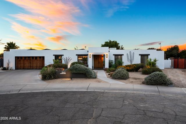 3501 E CANNON Drive, Phoenix, AZ 85028