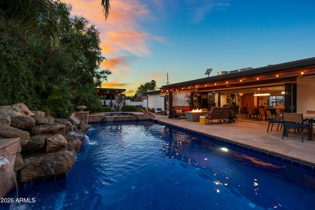 3501 E CANNON Drive, Phoenix, AZ 85028