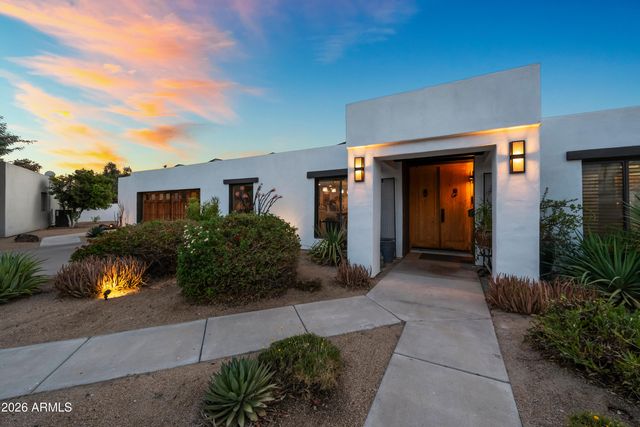 3501 E CANNON Drive, Phoenix, AZ 85028