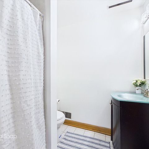 2611 Walnut Avenue, Evanston, IL 60201