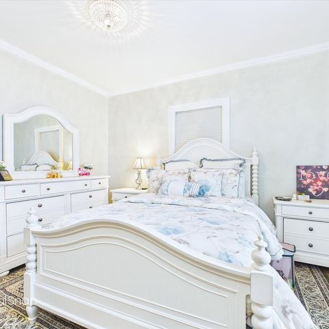 2611 Walnut Avenue, Evanston, IL 60201