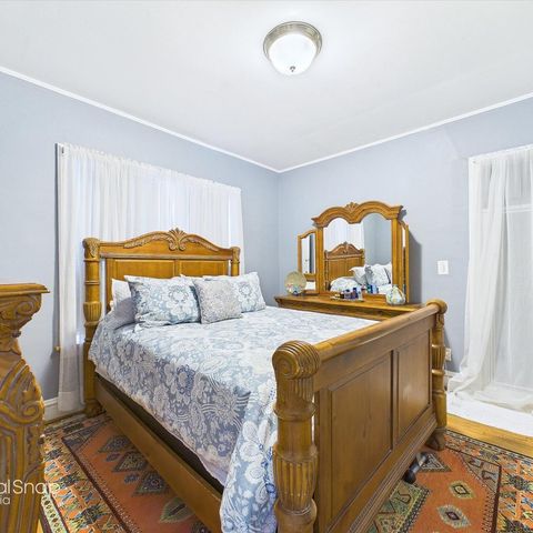 2611 Walnut Avenue, Evanston, IL 60201