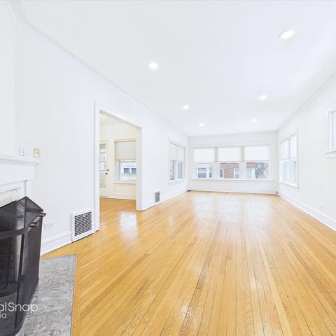 2611 Walnut Avenue, Evanston, IL 60201