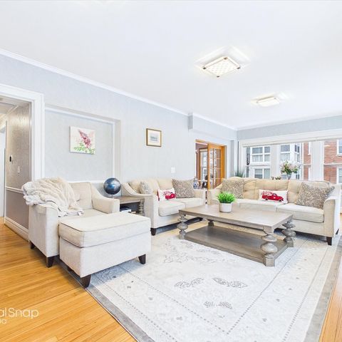 2611 Walnut Avenue, Evanston, IL 60201