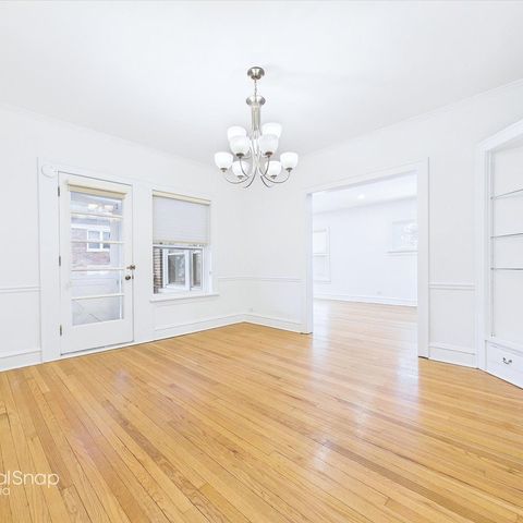 2611 Walnut Avenue, Evanston, IL 60201