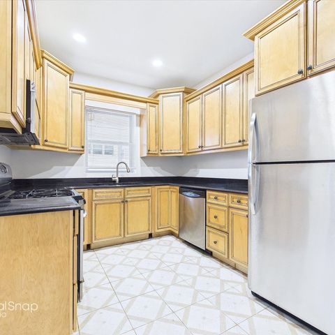 2611 Walnut Avenue, Evanston, IL 60201