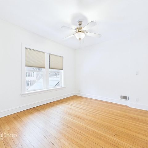 2611 Walnut Avenue, Evanston, IL 60201