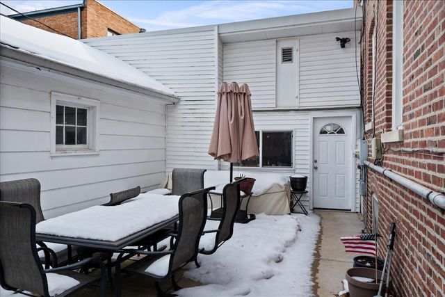 2611 Walnut Avenue, Evanston, IL 60201