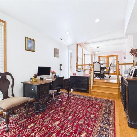 2611 Walnut Avenue, Evanston, IL 60201