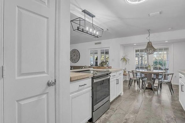 9435 E River Drive, Navarre, FL 32566