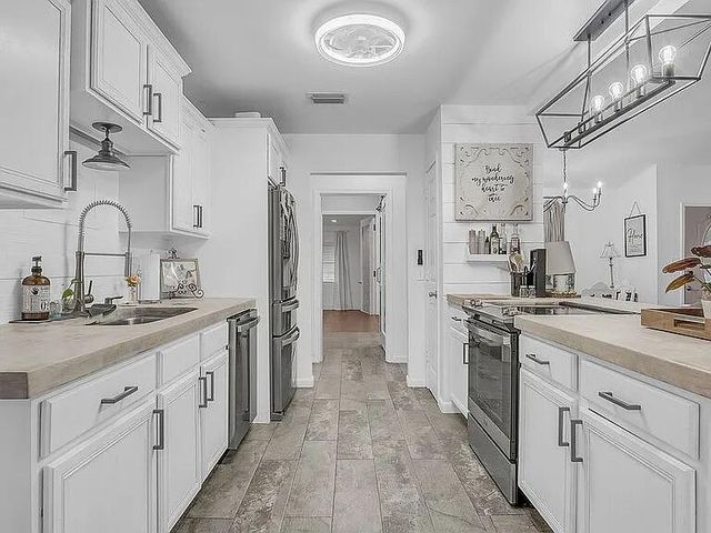 9435 E River Drive, Navarre, FL 32566
