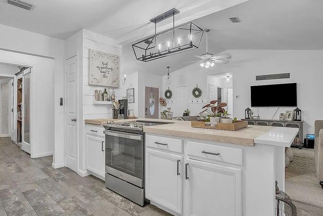 9435 E River Drive, Navarre, FL 32566