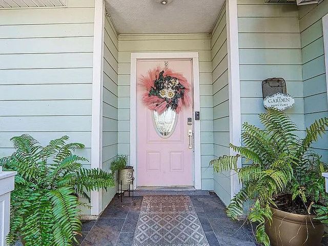 9435 E River Drive, Navarre, FL 32566