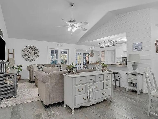 9435 E River Drive, Navarre, FL 32566