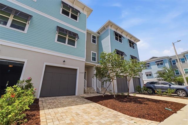1225 SAVONA DRIVE NE, St Petersburg, FL 33702