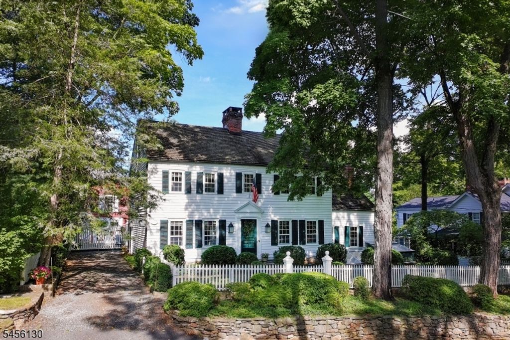 8 Joliet Street, Tewksbury Twp., NJ 08858 — exterior