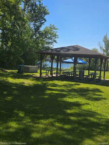 NA VL Rio Vista, Commerce Charter Township, MI 48382