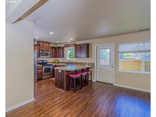 1913 Ne 77TH Pl, Vancouver, WA 98664