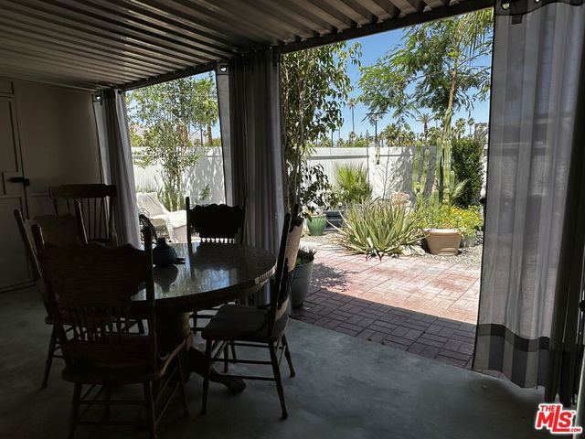 2 Carmel Drive, Palm Springs, CA 92264