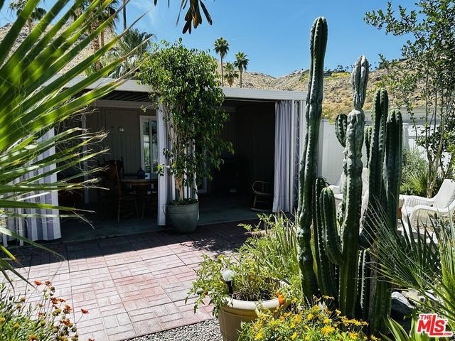 2 Carmel Drive, Palm Springs, CA 92264