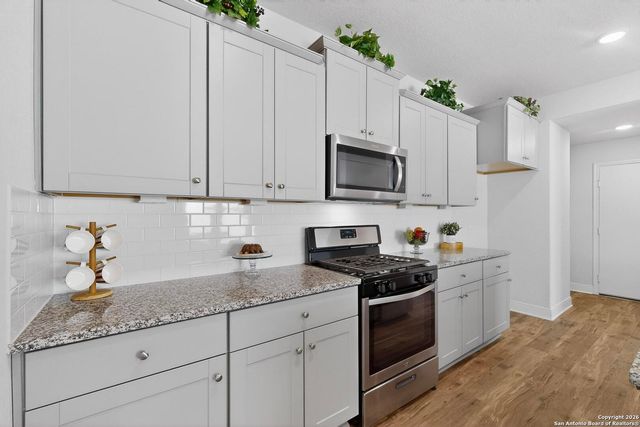 1405 Parkwood, Seguin, TX 78155