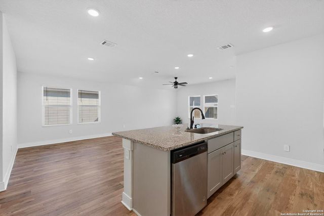 1405 Parkwood, Seguin, TX 78155