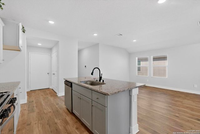 1405 Parkwood, Seguin, TX 78155