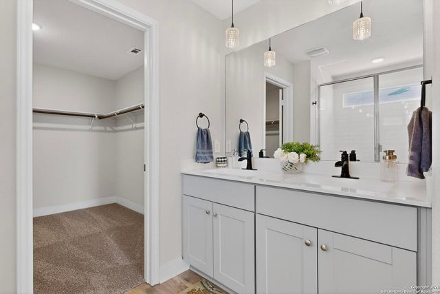 1405 Parkwood, Seguin, TX 78155