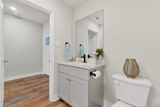 1405 Parkwood, Seguin, TX 78155