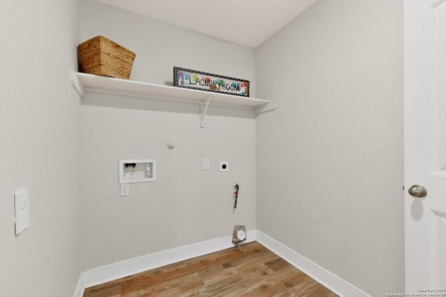 1405 Parkwood, Seguin, TX 78155