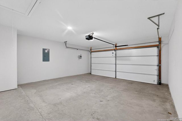 1405 Parkwood, Seguin, TX 78155