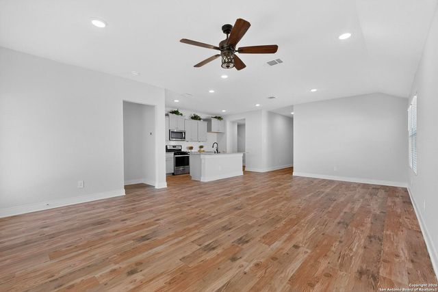 1405 Parkwood, Seguin, TX 78155