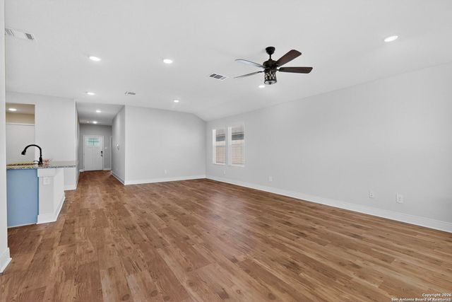 1405 Parkwood, Seguin, TX 78155