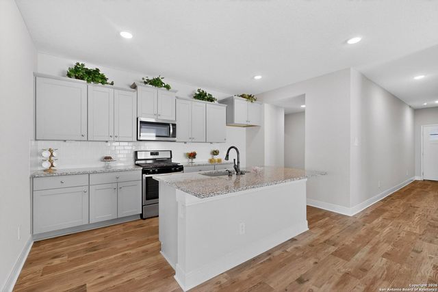 1405 Parkwood, Seguin, TX 78155