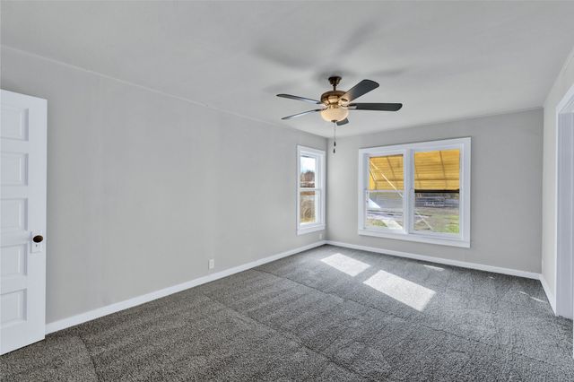 907 Main Street, Ennis, TX 75119