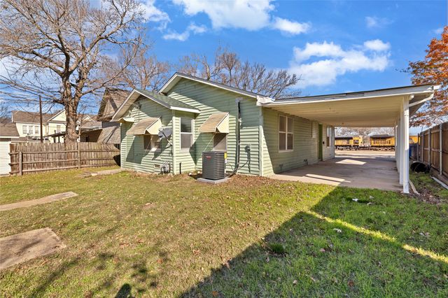 907 Main Street, Ennis, TX 75119