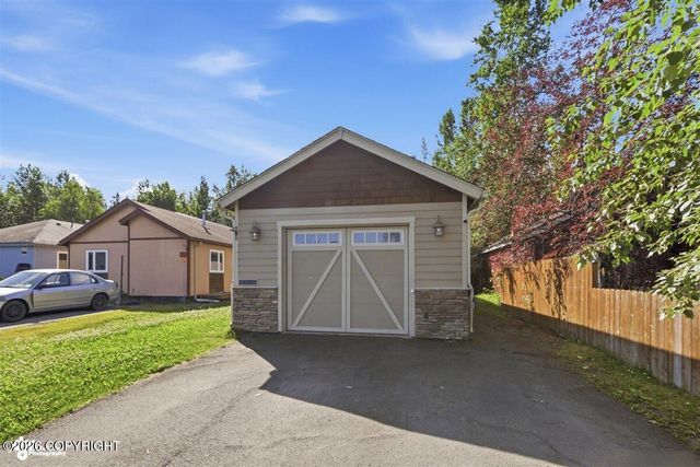7716 Chaimi Loop, Anchorage, AK 99504