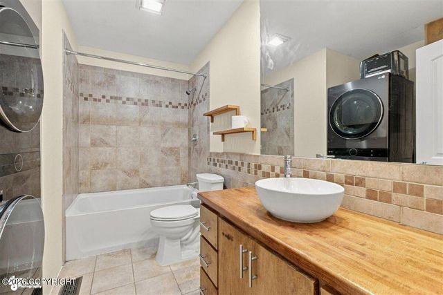 7716 Chaimi Loop, Anchorage, AK 99504