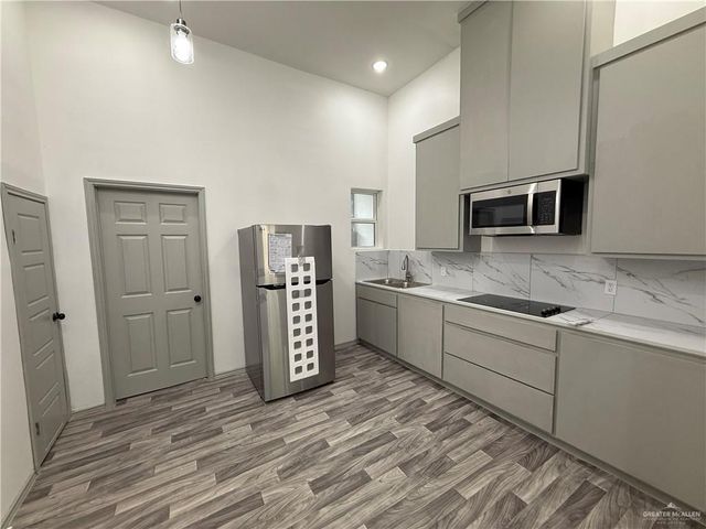 212 E 11th Street, Mission, TX 78572