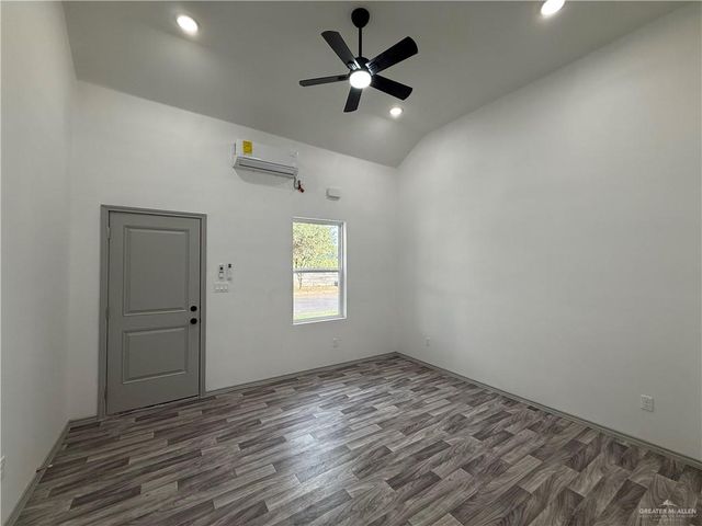 212 E 11th Street, Mission, TX 78572