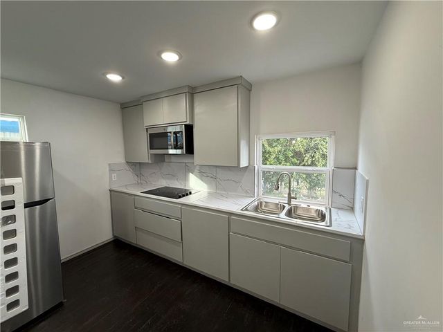 212 E 11th Street, Mission, TX 78572